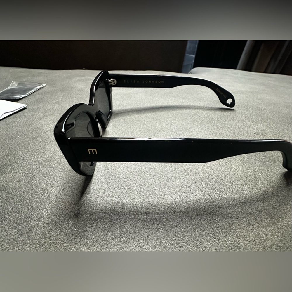 Elisa Johnson Cookie gloss black sunglasses. NWT. Case & new cloth incl.⬇️meas. - Picture 8 of 9